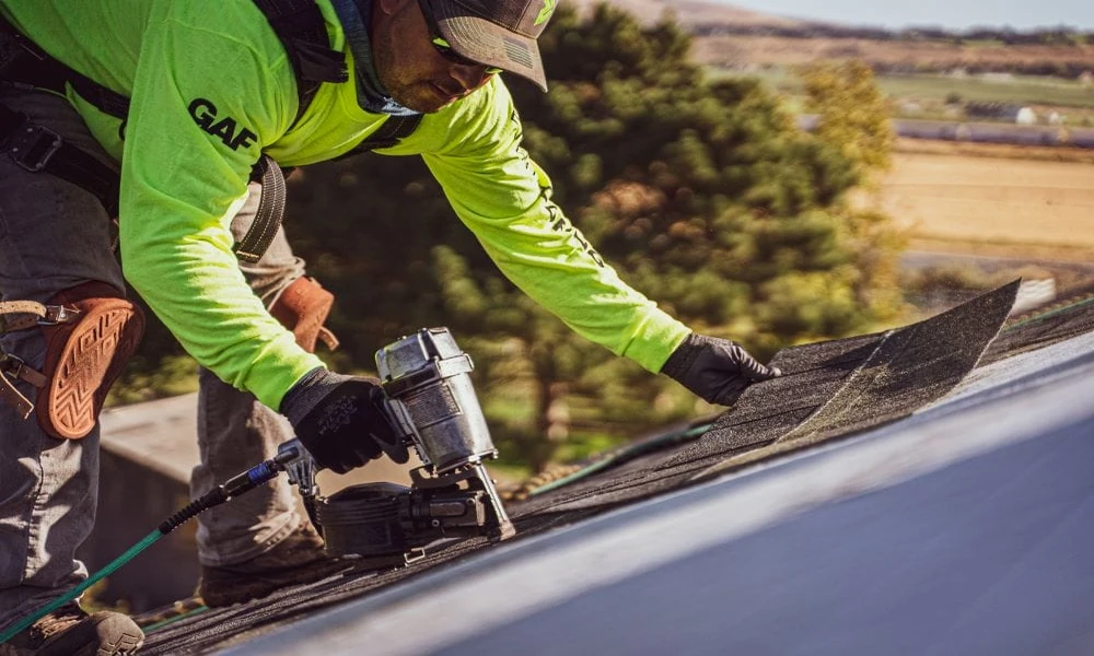 Asphalt Roof Repair vs Full Replacement